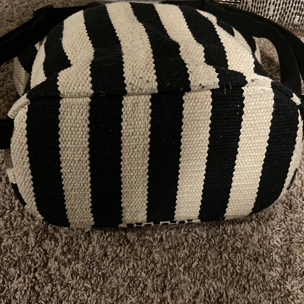 Small Backpack - Picture 4 of 4